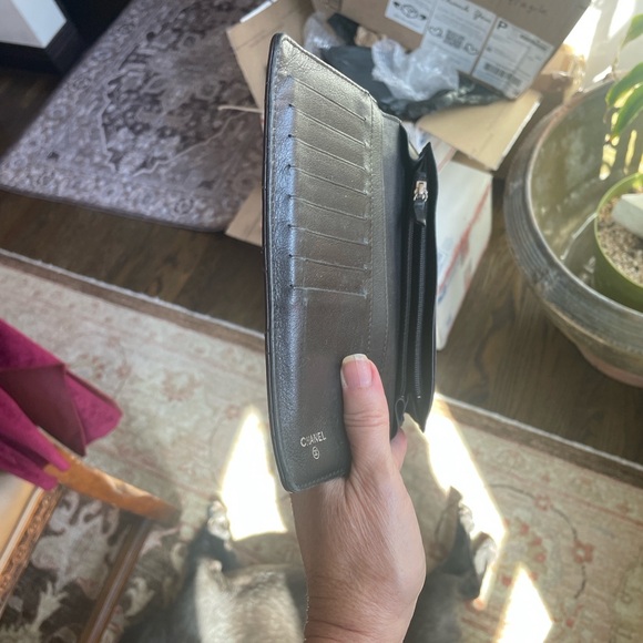 Chanel Gorgeous Black Patent Leather Long wallet - Picture 7 of 9